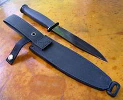 SOG Recon Government sheath back (Photo: Bryan Lierdahl)